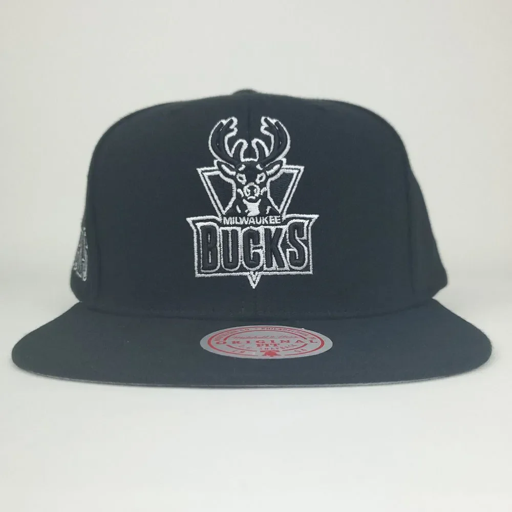 Milwaukee Bucks Mitchell & Ness NBA Snapback Cap Hat 3D Logo Black White Art NWT